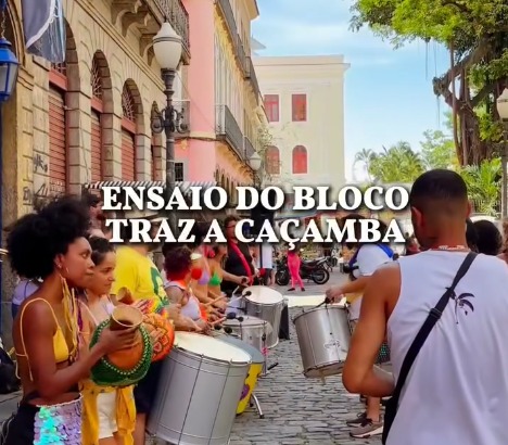 Ensaio do bloco “Traz a caçamba”